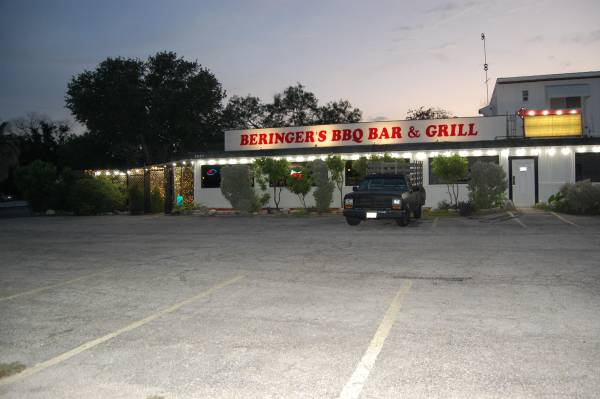 RESTAUNTRANT BAR AND GRILL LEASE TO BUY OPTION - business/commercial - by owner