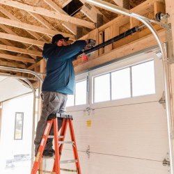 Garage door opener istallation and Repair / Garage 6473854441 - Mississauga / Peel Region